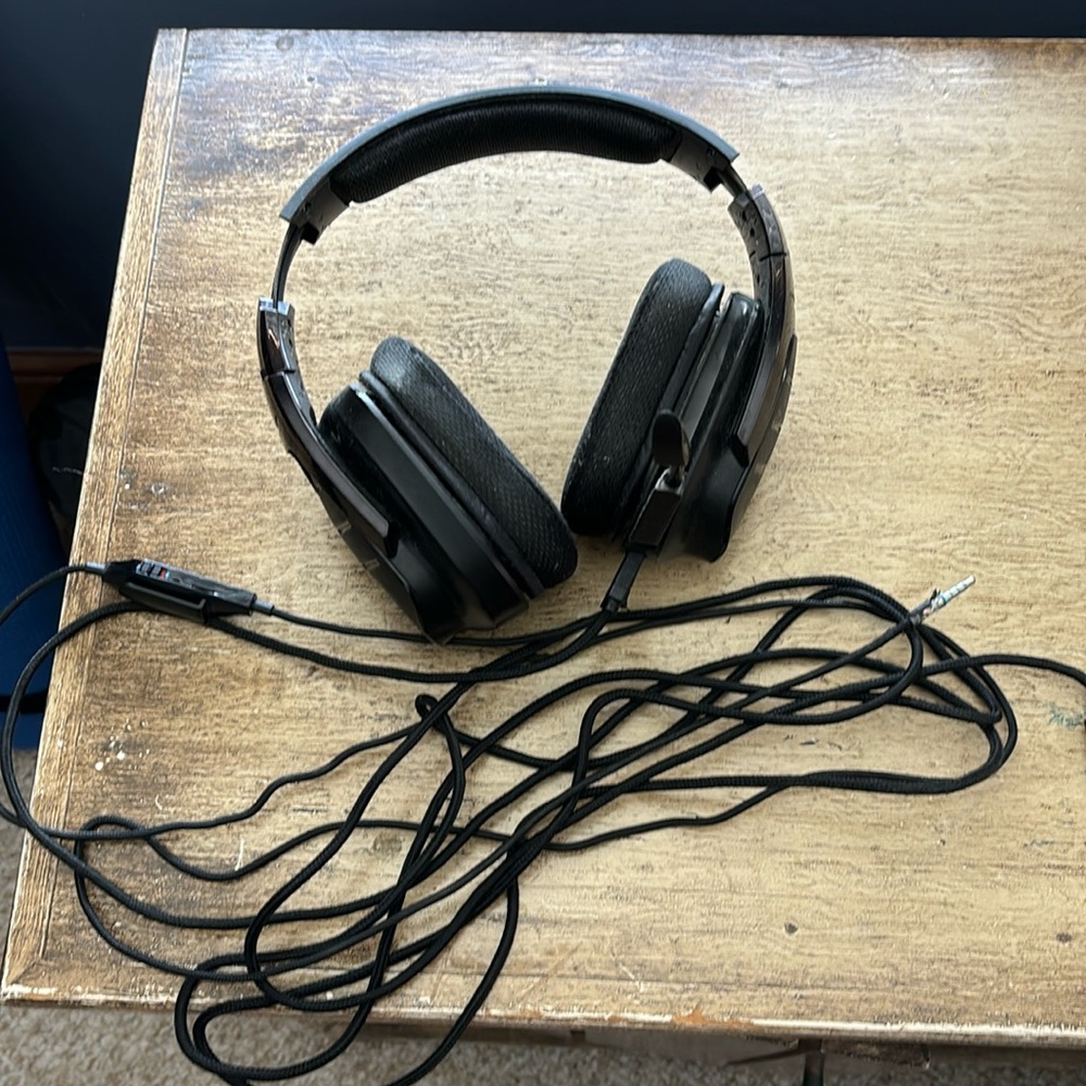 Logitech wired headset with microphone